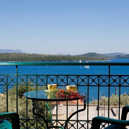Niriides Nydri (Lefkada) Quarto foto