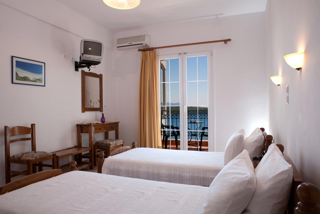 Niriides Nydri (Lefkada) Quarto foto