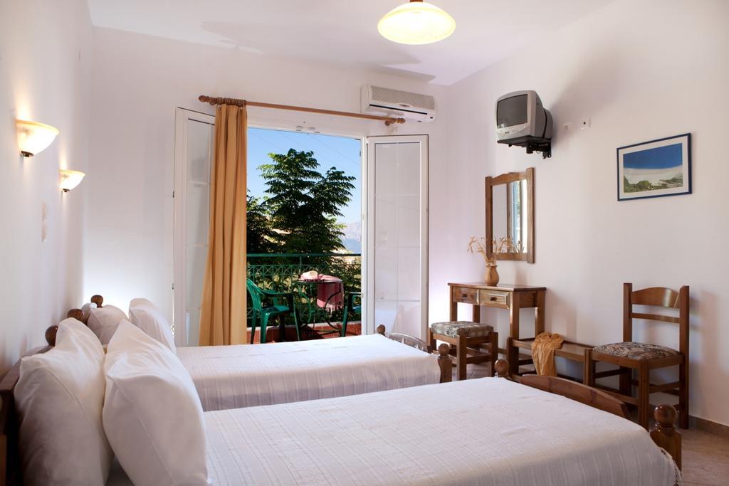 Niriides Nydri (Lefkada) Quarto foto