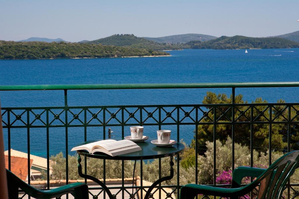 Niriides Nydri (Lefkada) Quarto foto